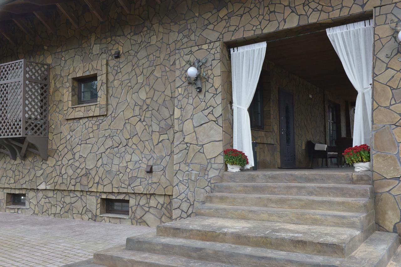 Folvark Gvozd Hotel Kameniuki Exterior foto